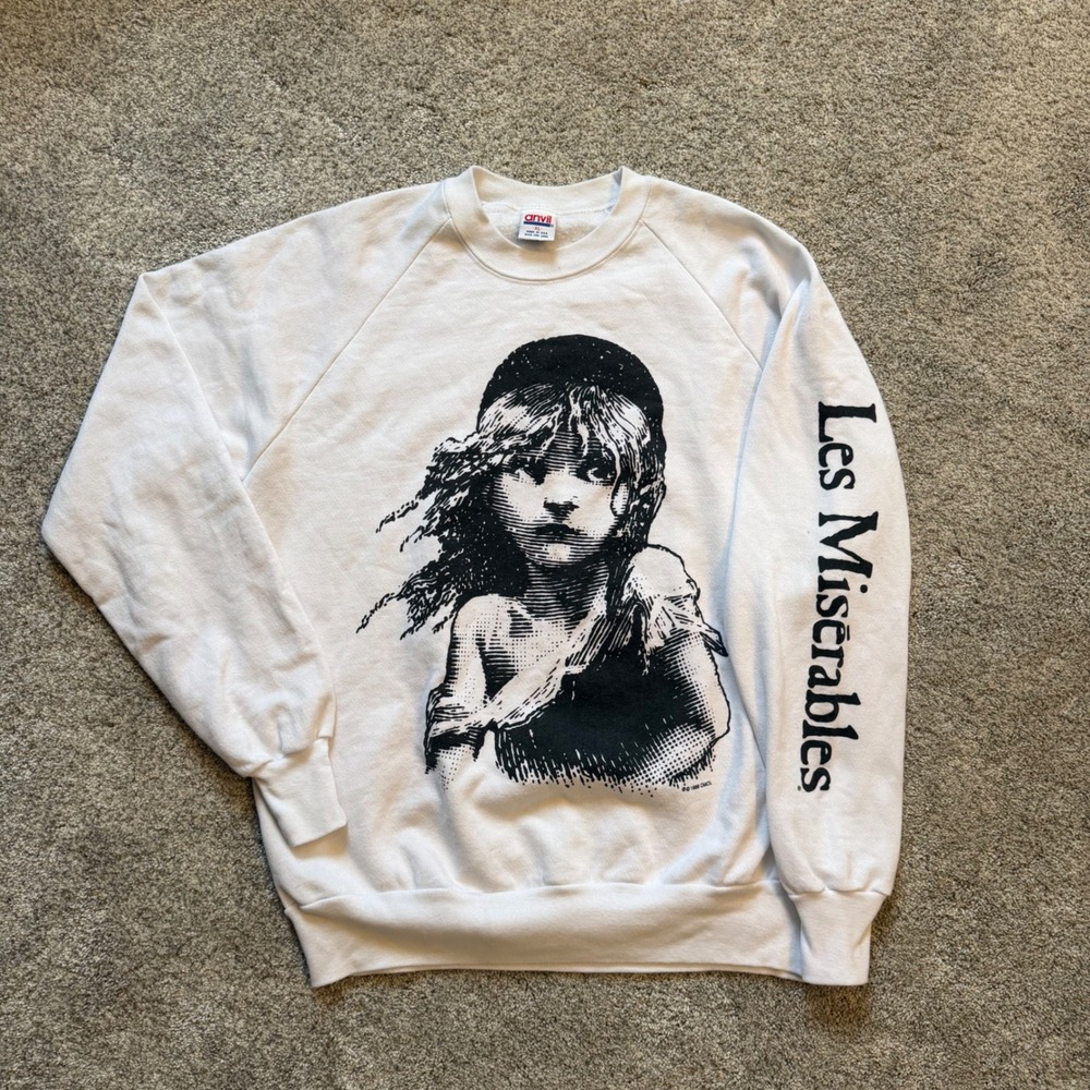 Vintage 1986 Les Miserables Cosette Sweatshirt White Anvil XL Made in USA Raglan